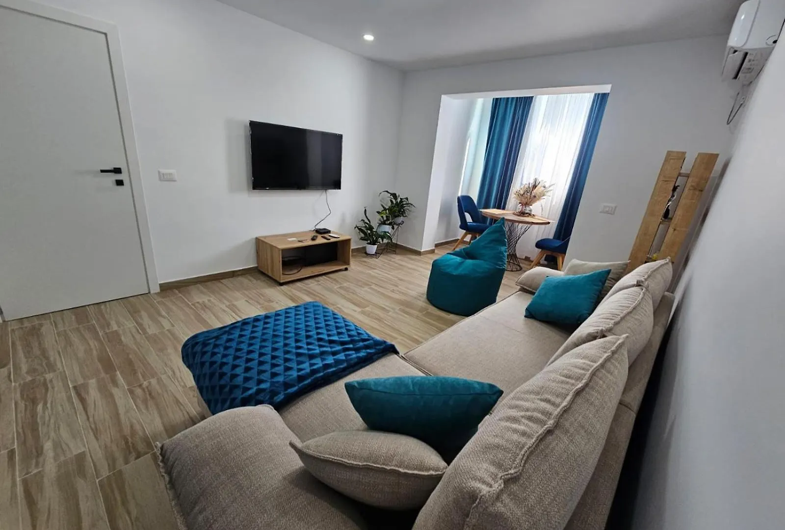 R&B Apartment Tirana 0*,